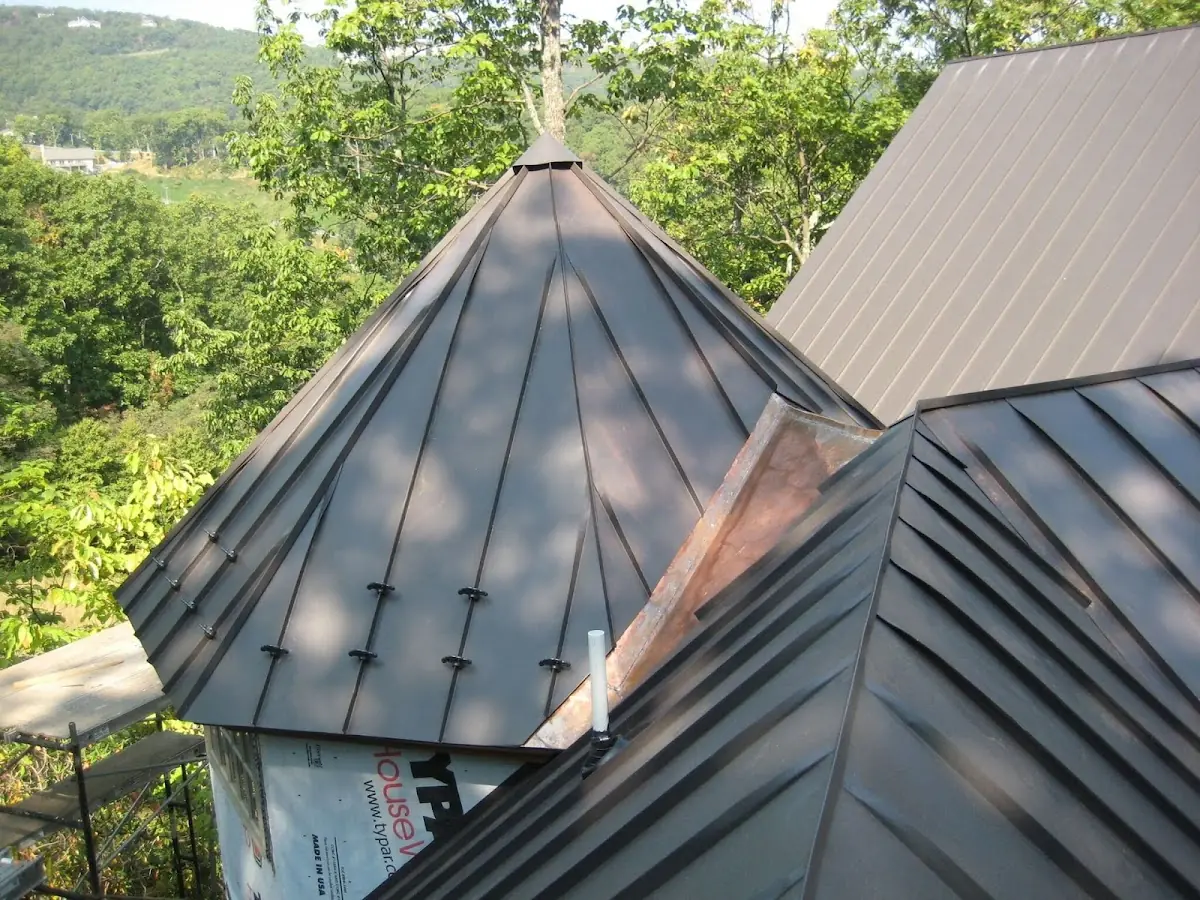 Professional Roof Tarp Installation by Craftsman Roofing in North Country Knolls